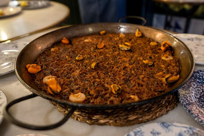 Barcelona Side Streets Tapas & Wine Tour - Walking through El Born and the old city