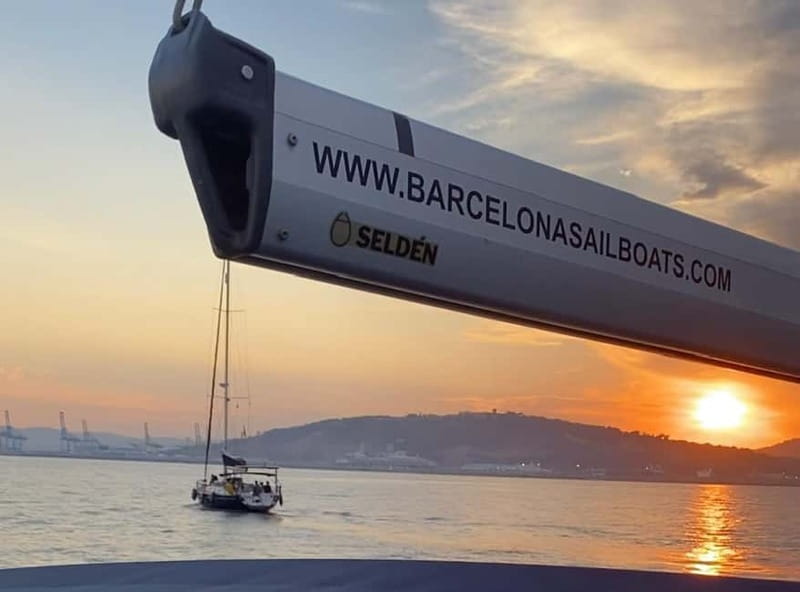 Barcelona: Sunset Boat Trip with Cava Wine and Snacks - Who should book this boat trip?