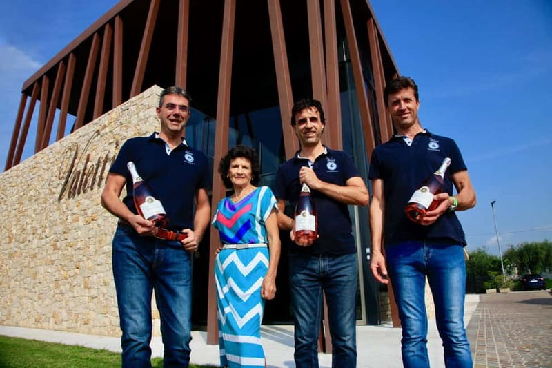 Bardolino: Wine tasting at Cantina Valetti - The guides and the family feel