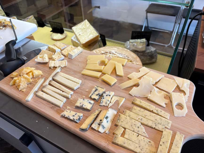Basel: Local Cheese Tasting Tour with a Cheese Sommelier - A guided tasting with several Swiss styles