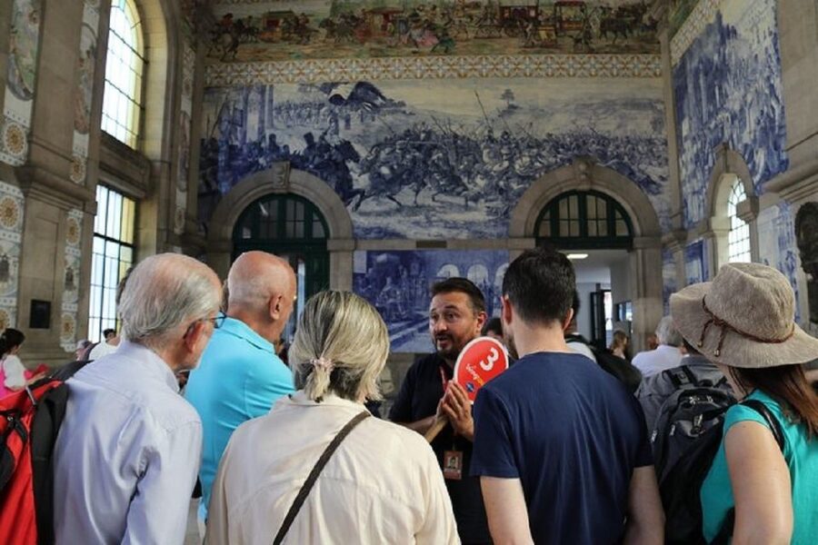 Best of Porto Guided Tour: Cruise & Wine Tasting - São Bento’s tiles and the cathedral above Porto