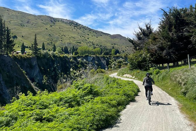 Bike & Wine Tour: Arrowtown to Valley of the Vines - The people behind the smooth logistics