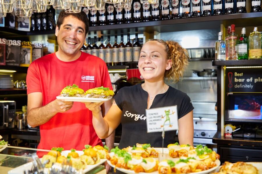 Bilbao: Exclusive Food & Wine Tasting Tour with Local Guide - How the pintxos meal works