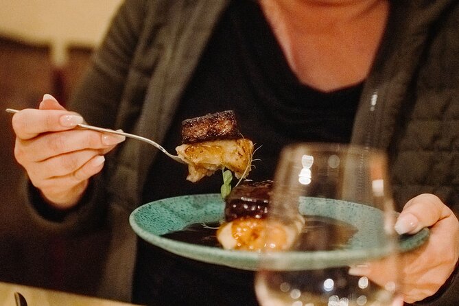 Bohemian Barcelona Neighborhood Evening Tapas & Wine Tour - Five things to know before you book