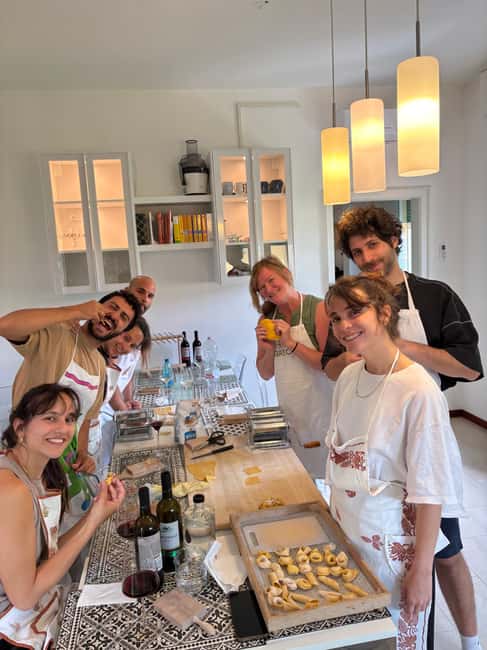 Bologna: 3 Pastas, Tiramisu and Unlimited Wine Tasting - What the evening is really about