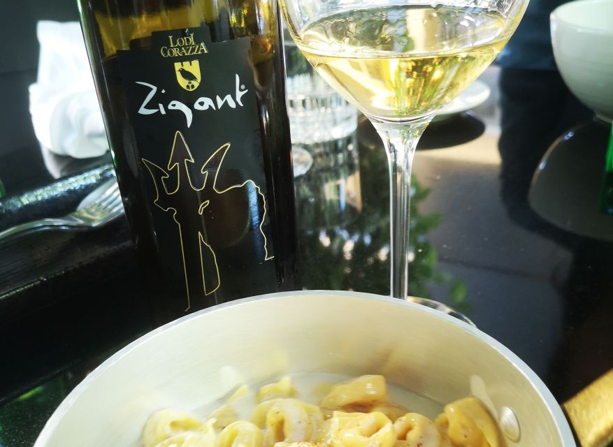 Bologna: City Center Guided Wine Walking Tour - Starting beside Neptune Fountain