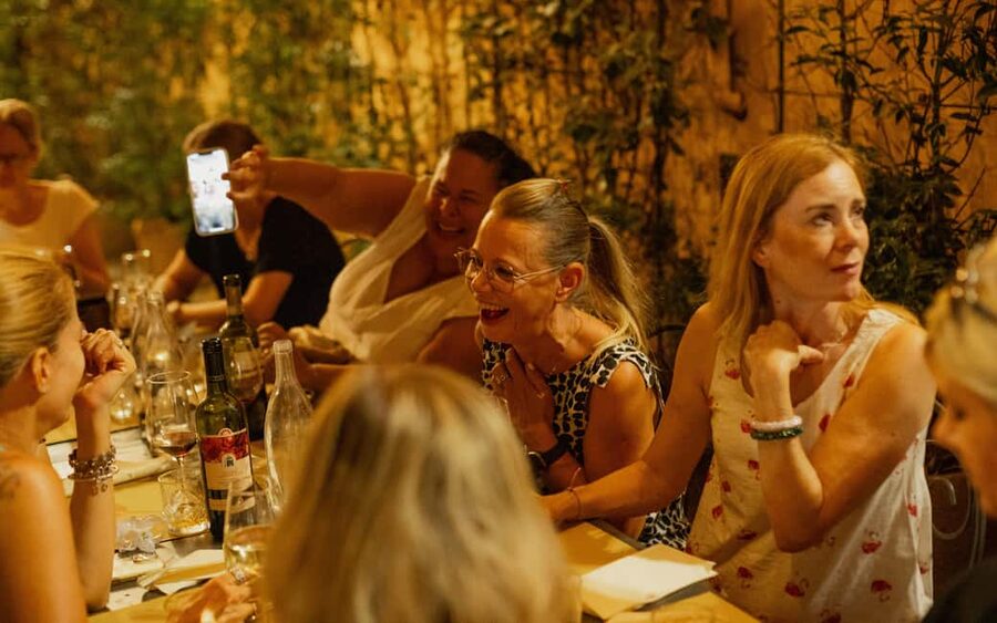 Bologna: Dinner, Wine & Tastings Walking Tour - How the guides shape the experience