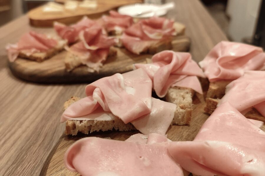Bologna: Food and Wine Tasting with Interactive Game - How the food changes each wine