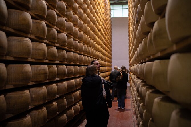 Bologna Food Valley: Factory tasting, Wines & traditional Lunch - Key points at a glance