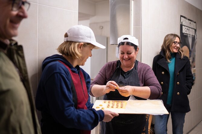 Bologna Food Valley: Factory tasting, Wines & traditional Lunch - The guides and the human side of the day