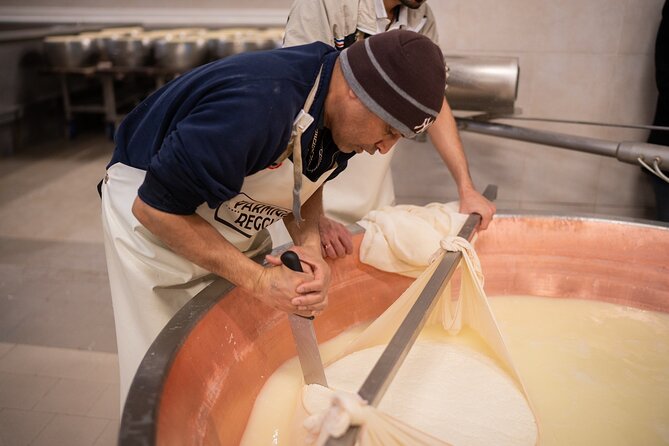 Bologna Food Valley: Factory tasting, Wines & traditional Lunch - Parmigiano Reggiano in Formigine