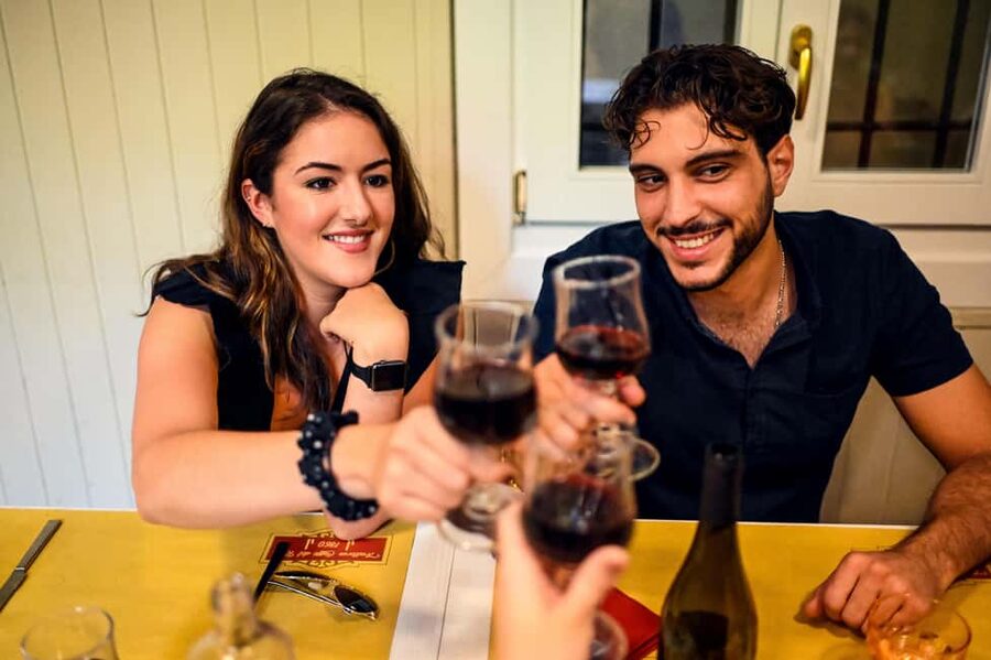 Bologna: Local Food Tour with Authentic Tastings and Wine - The two-hour express route: good for a short stop