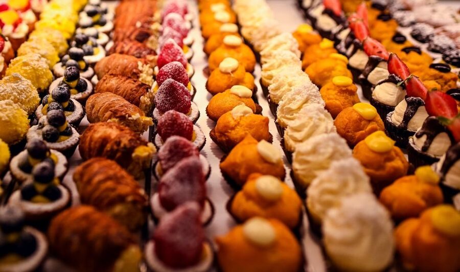 Bologna: Local Food Tour with Authentic Tastings and Wine - Meeting at Via Zamboni and entering the market area