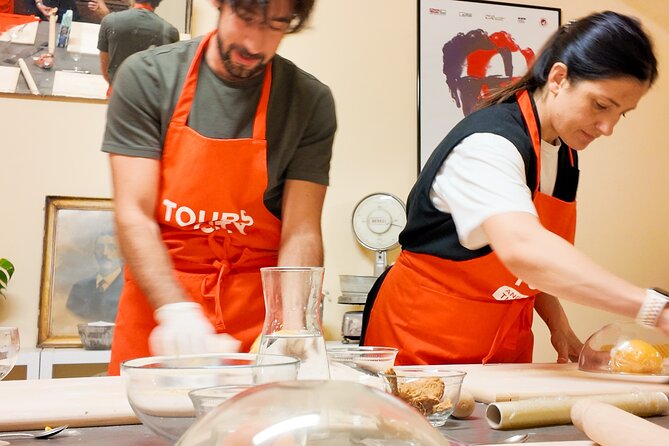 Bologna Local Pasta Cooking Class, Ragu, Spritz, Wine & Gelato - Making tagliatelle with two basic ingredients