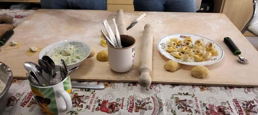 Bologna: Pasta Tagliatelle al Ragu Cooking Class with Wine - Getting to Buzz Mattioli without a fuss