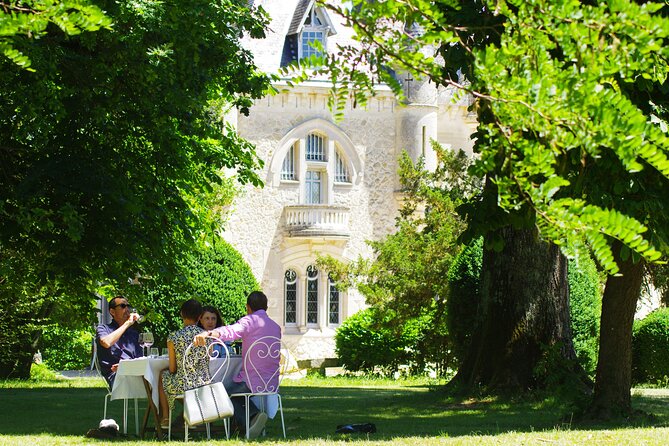 Bordeaux Full day Medoc and St Emilion 3 chateaux with Lunch - The guides make or break the day