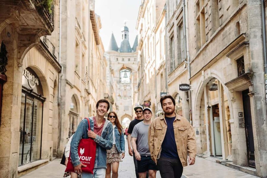 Bordeaux: Guided Food and Wine Tour with Tastings - A daily special near Bordeaux city hall