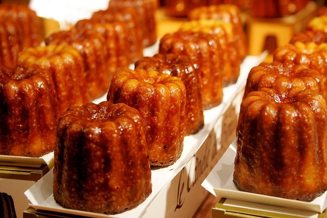 Bordeaux Old Town & Market Local Food with Wine Tastings Tour - Walking into Bordeaux’s old town