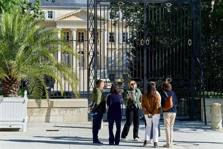 Bordeaux: Saint-Emilion and Medoc Full-Day Wine Experience - Who should book this tour?