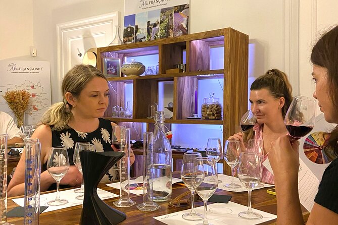 Bordeaux Wine Masterclass: Blending workshop with appetizer - French wine regions before the first sip