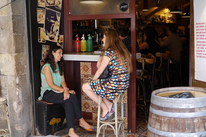 Born to Eat: Gourmet Tapas & Wine Small Group Tour in Old Barcelona - The Cava tasting and the final drinks