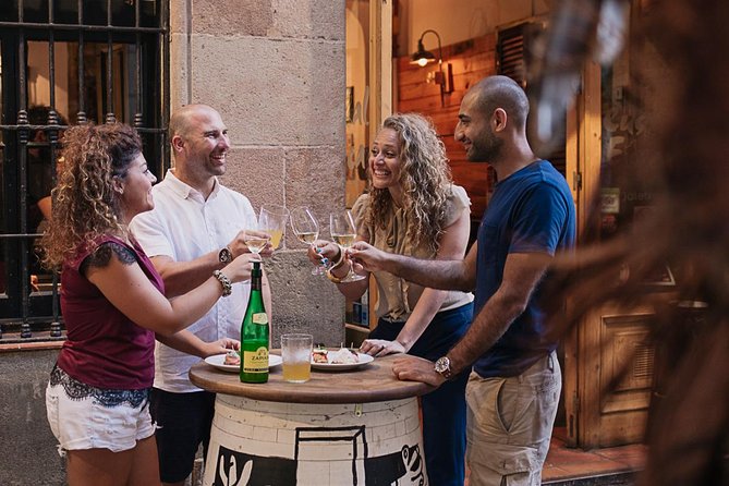 Born to Eat: Gourmet Tapas & Wine Small Group Tour in Old Barcelona - Guides, group mood, and what makes the tour personal