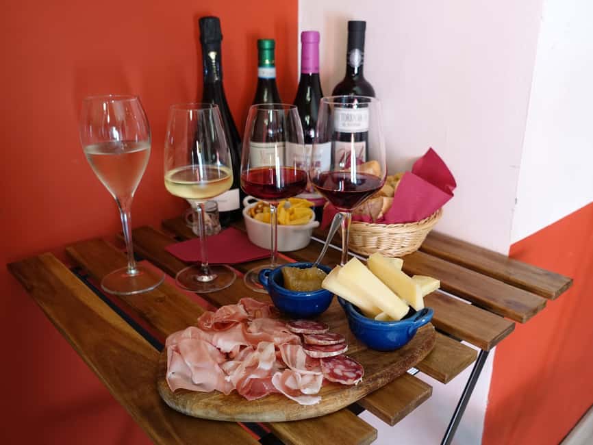 Boutique Wine Tasting in Turin City Center - The first pour: sparkling Piedmont in a city wine bar