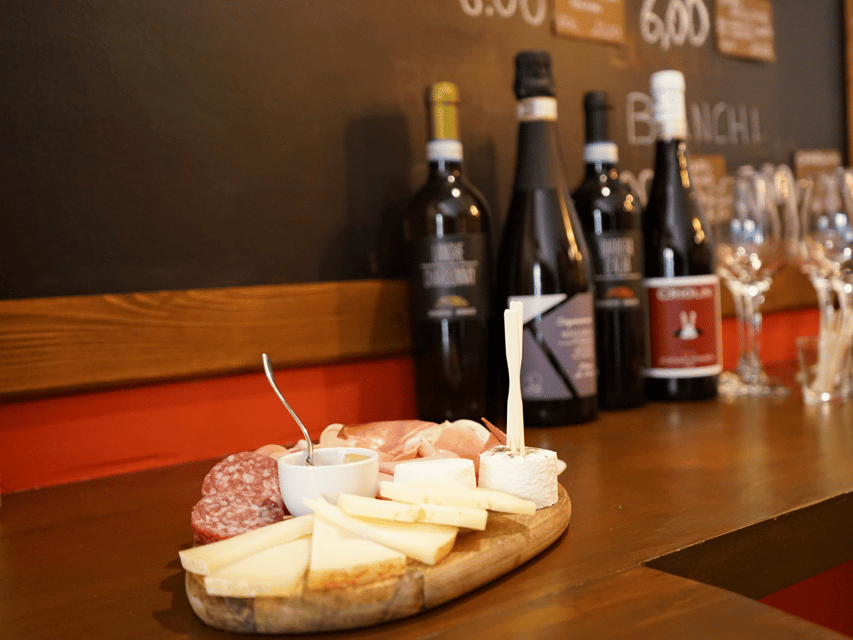 Boutique Wine Tasting in Turin City Center - The guidebook keeps the lesson light