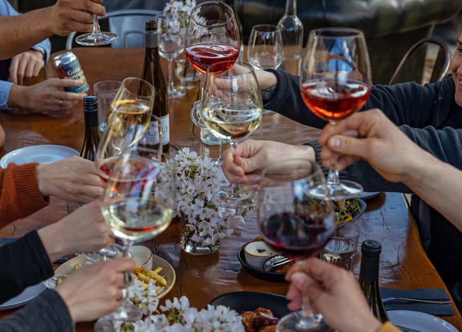 Boutique Winery Half-Day Tour & Vineyard Platter-Style Lunch - Why this Central Otago outing works