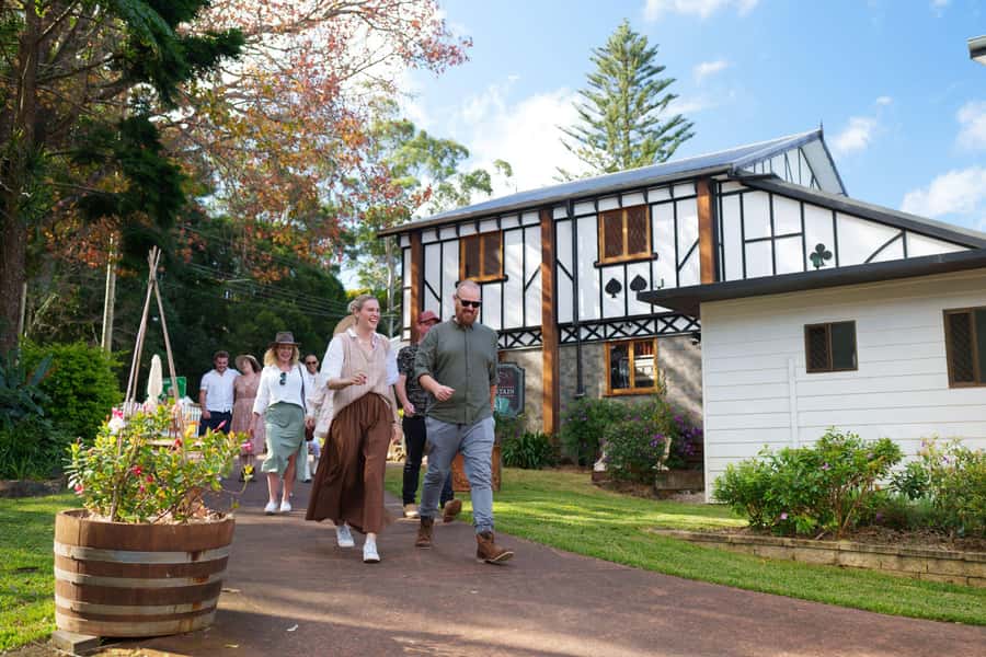 Brisbane: Tamborine Wine & Distillery Tour - Lunch at your own expense