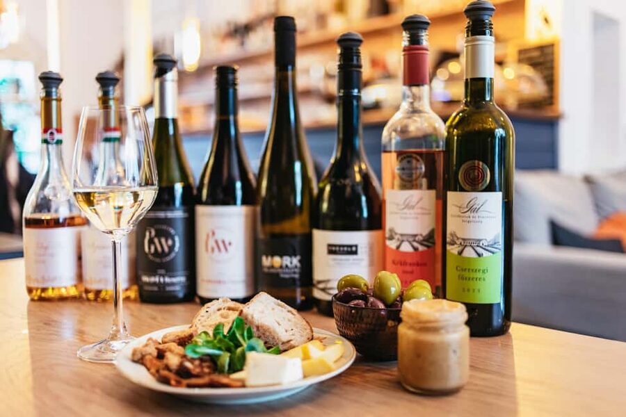 Budapest: Hungarian Wine Tasting with 8 Wines and Tapas - Key points to know before booking