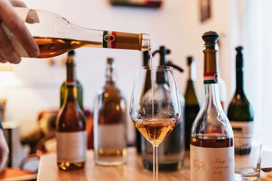 Budapest: Hungarian Wine Tasting with 8 Wines and Tapas - The white wines and the hard-to-say grape
