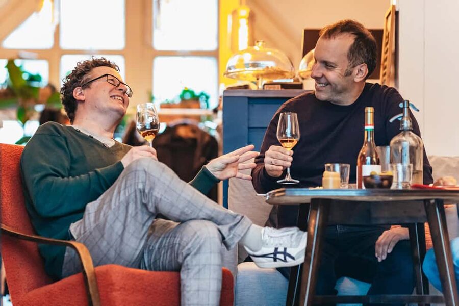 Budapest: Hungarian Wine Tasting with 8 Wines and Tapas - How the two-hour itinerary unfolds
