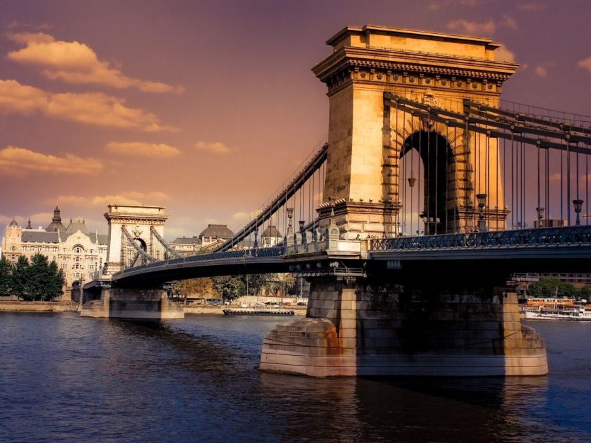 Budapest: Unlimited Prosecco and Wine Sightseeing Cruise - Starting at Dock 11 beside Elisabeth Bridge