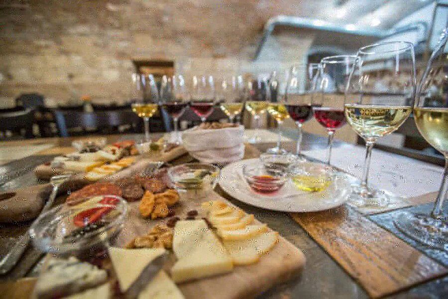Budapest: Wine, Cheese, and Charcuterie Tasting - Getting there and choosing the right time