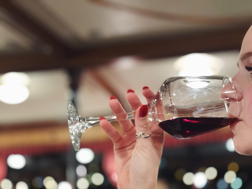 Budapest: Wine & Dine Cruise on the Danube - Six bridges, six changing viewpoints