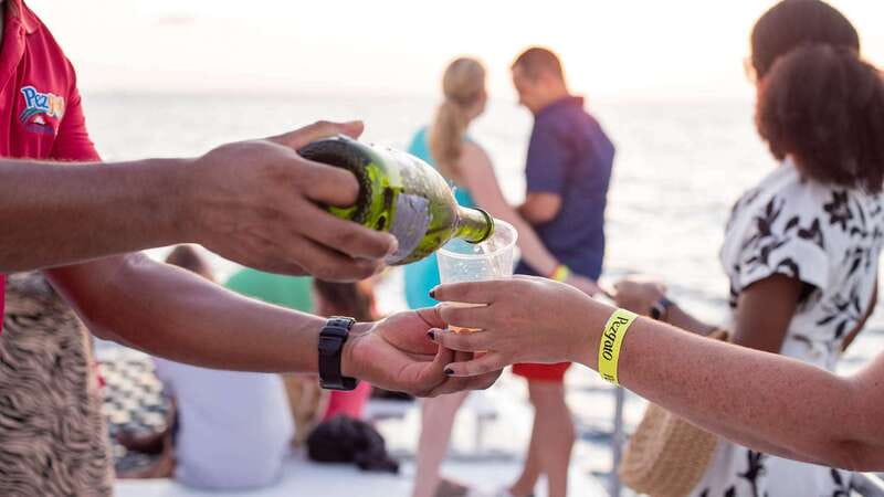 Cabo San Lucas: 2 Hour Sunset Cruise with Food and Wine - The Arch and Lover’s Beach