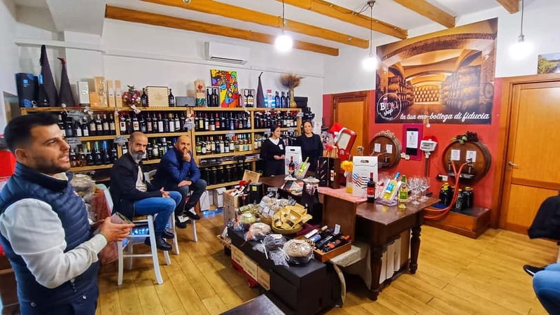 Cagliari: Food and Wine Tasting Experience - Who should book this experience?