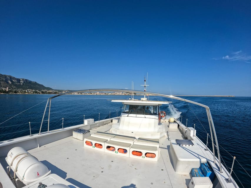 Calpe: Sunset Cruise with Sparkling Wine - Language, crew, and the onboard mood