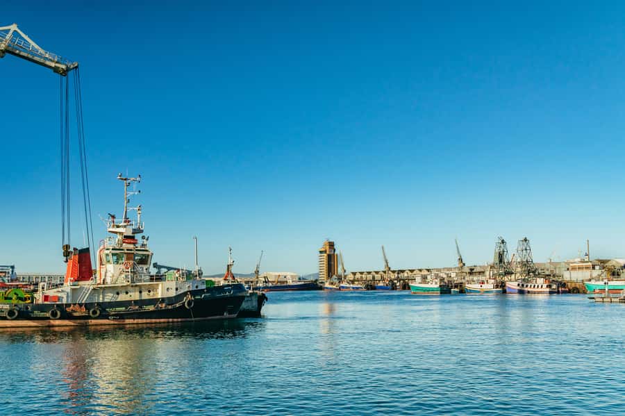 Cape Town: Sunset Champagne Cruise and 3-Course Dinner - When the sea turns rough