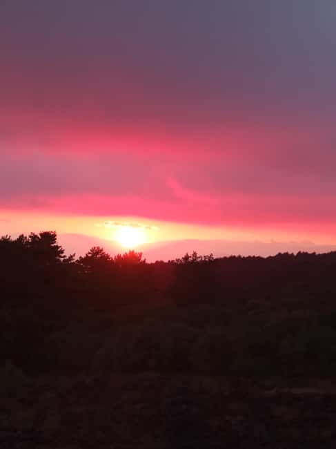 Catania: Mount Etna Sunset Trekking with Wine Tasting - Five things that make this Etna tour worthwhile