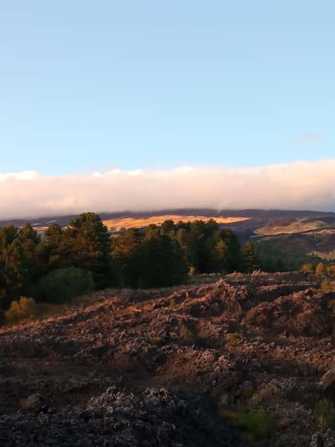 Catania: Mount Etna Sunset Trekking with Wine Tasting - Valle del Bove, Etna’s giant volcanic amphitheater