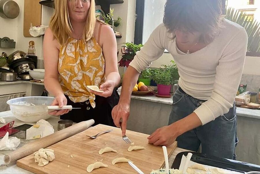 Catania: Pistachio Ravioli, Pasta Home Cooking Class w/ Wine - Key things to know before booking
