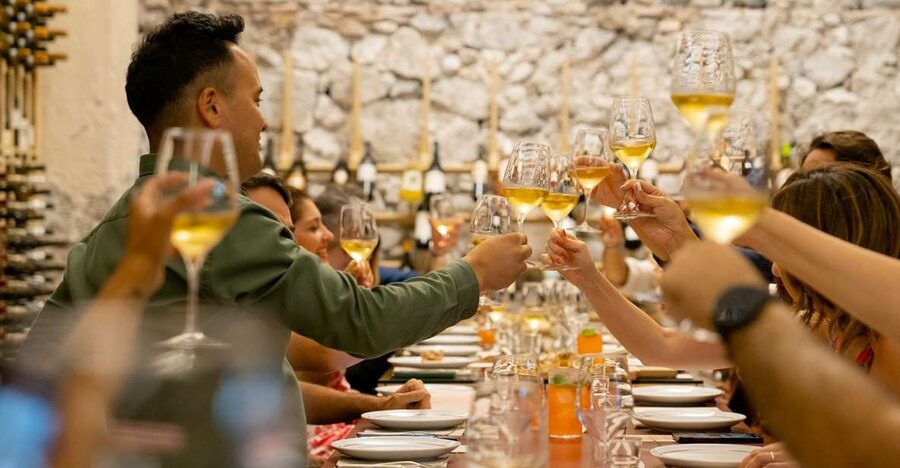 Catania: Volcanic Wine Tasting in a Metropolitan Market - Why volcanic wine matters in Sicily
