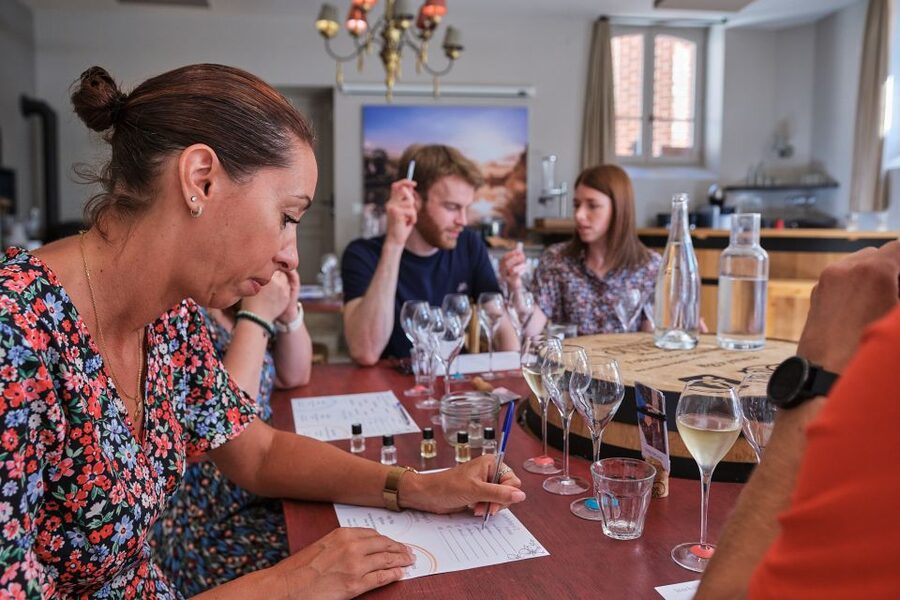 Champagne: Champagne Tasting Class with Lunch - Blind tasting three Champagnes from smaller wineries