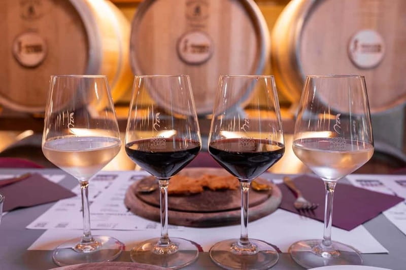 Chianti Grand Tasting: Wines, Oils & Balsamics in the Cellar - Cantuccini and Vin Santo finish the tasting