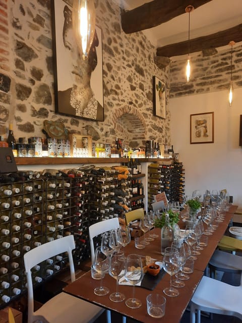 Cinque Terre: Pesto Making Class with Wine and Food Tasting - Finding the cellar beside Vernazza station