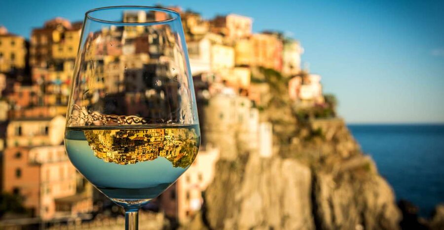 Cinque Terre: Wine Tasting and Walking Tour - The Opening Tasting: Three White Wines, Three Local Cellars