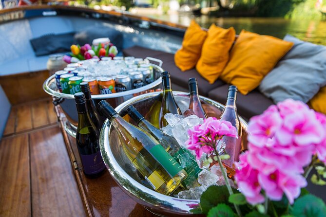 Classic Salonboat Tour in Amsterdam Including Cheese and Wine - Prinsengracht, Anne Frank, and the Houseboat Museum