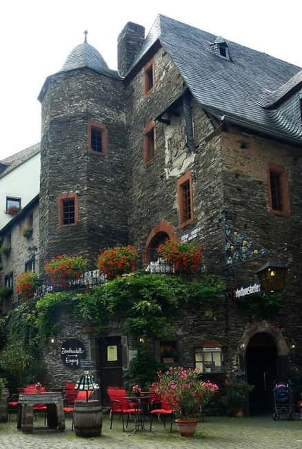Cochem, Moselle: Boat – Beilstein, meal, wine and liqueur tasting - The day begins beside Cochem’s old Moselle bridge